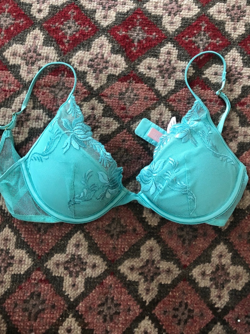 Victoria’s Secret Very Sexy Lace Bra 43C Unworn Blue